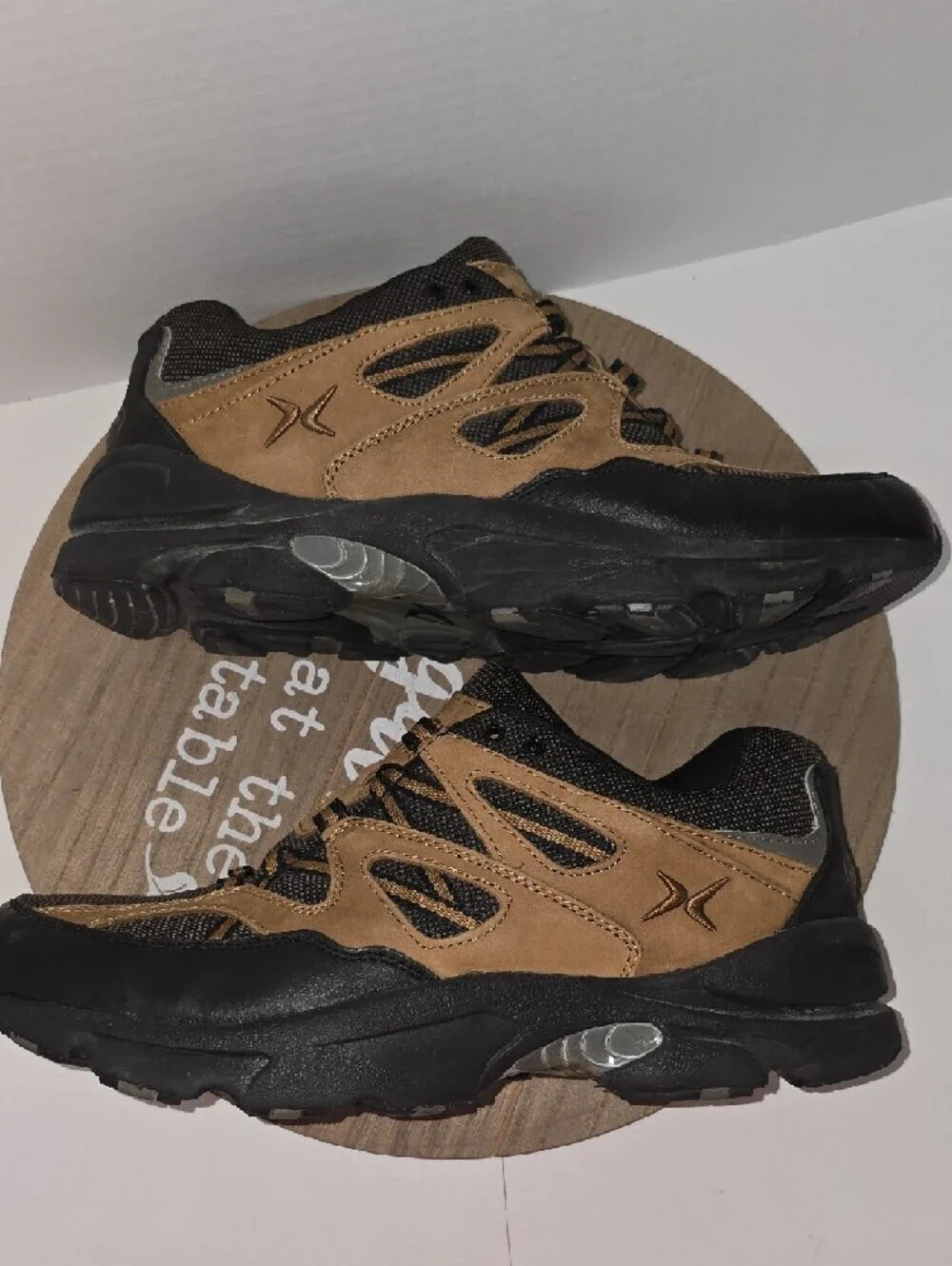Aetrex Men's Black and Brown Athletic Sneakers